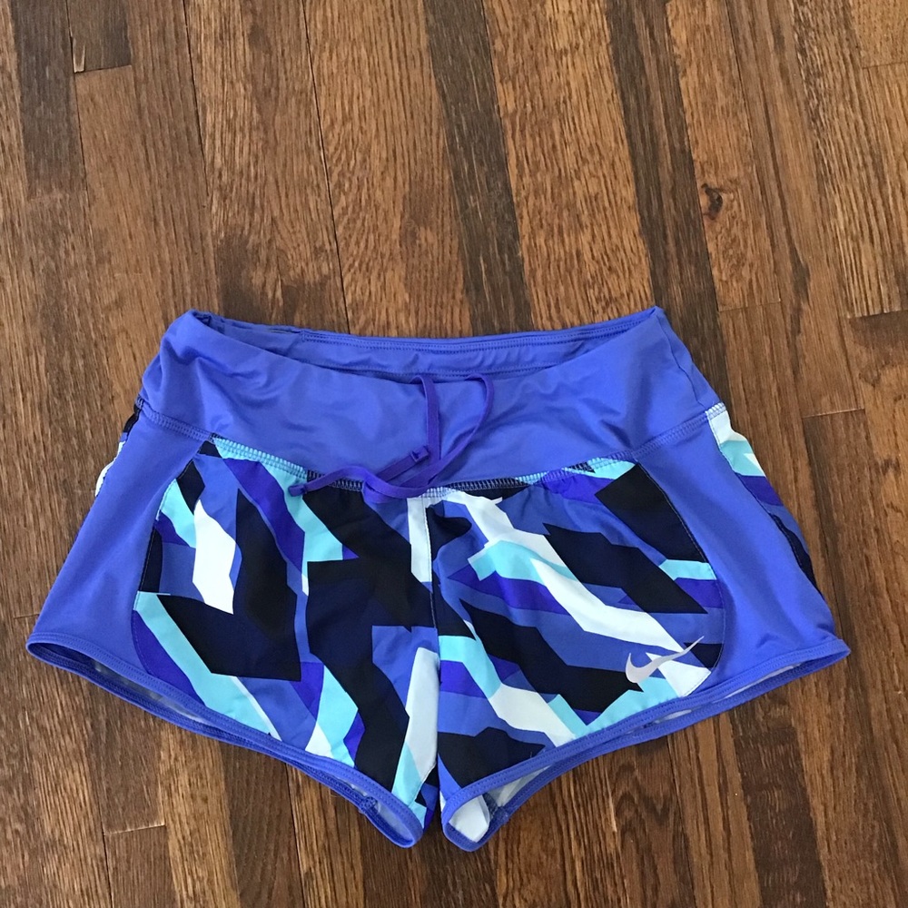 Women’s S Nike Dri-fit running shorts geocentric